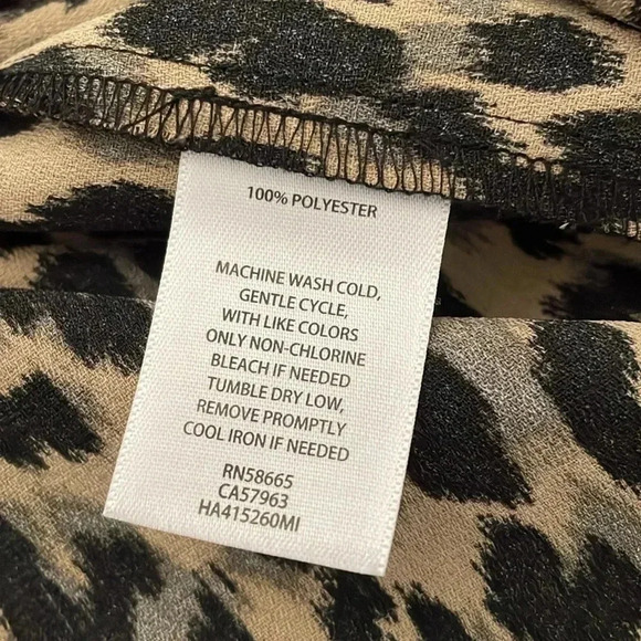 🌸 HALOGEN Size Small Leopard Print Button Down Collared Blouse - Picture 7 of 8